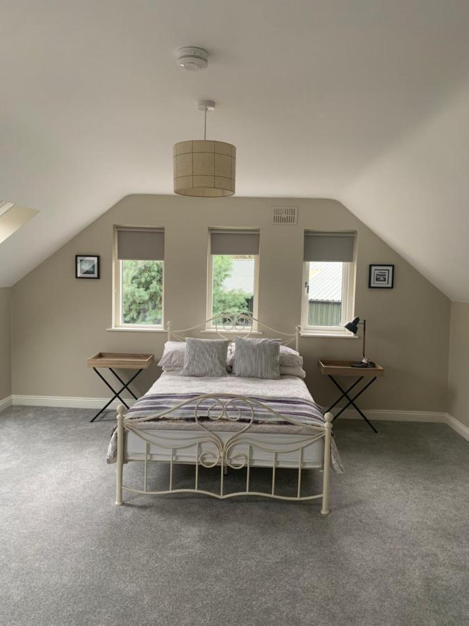 The Mews Villa Newbridge  Eksteriør billede